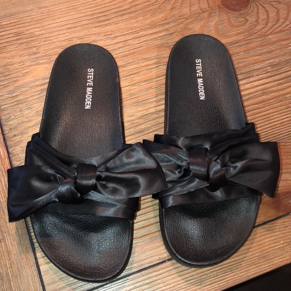 Steve Madden Women’s Silky Pool Slide Sandals